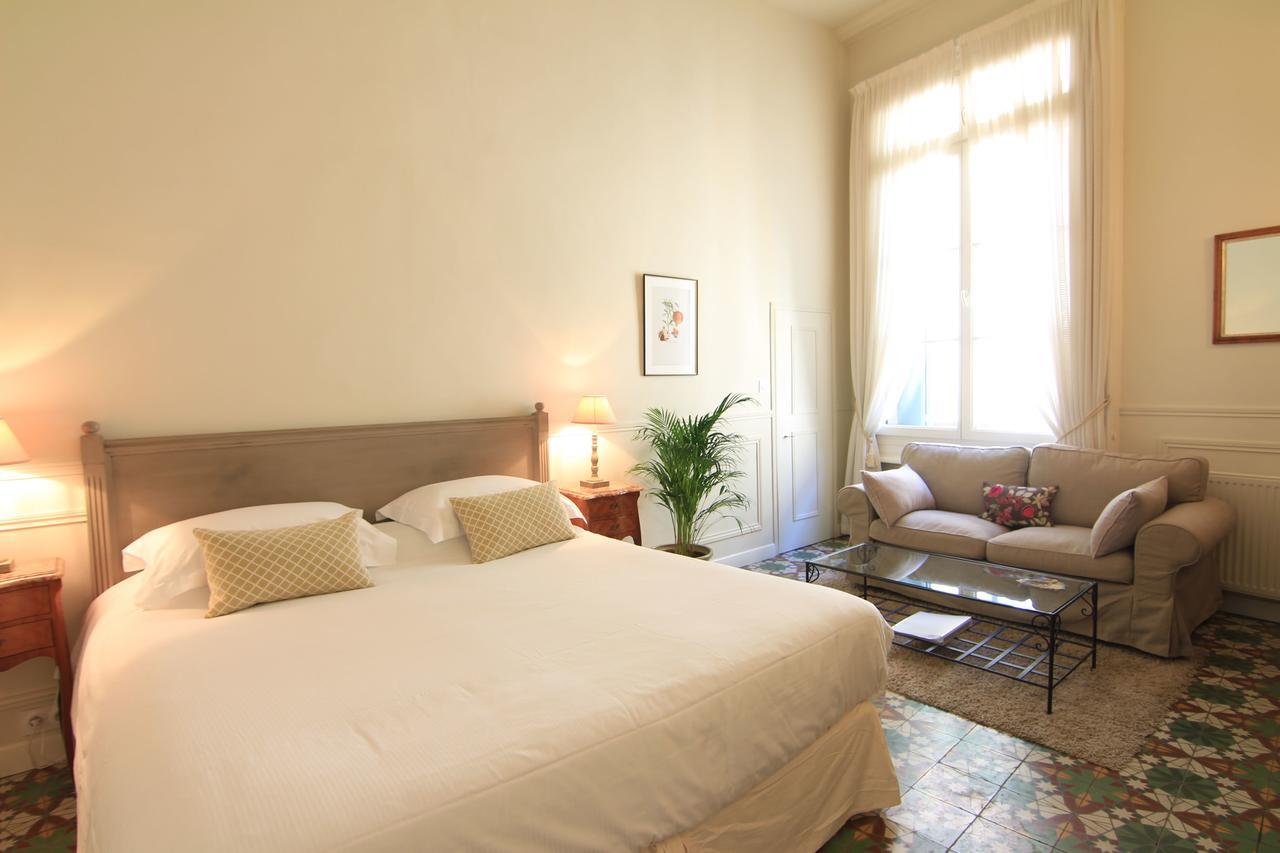 Cinq & Sept Hotel Roujan Luaran gambar