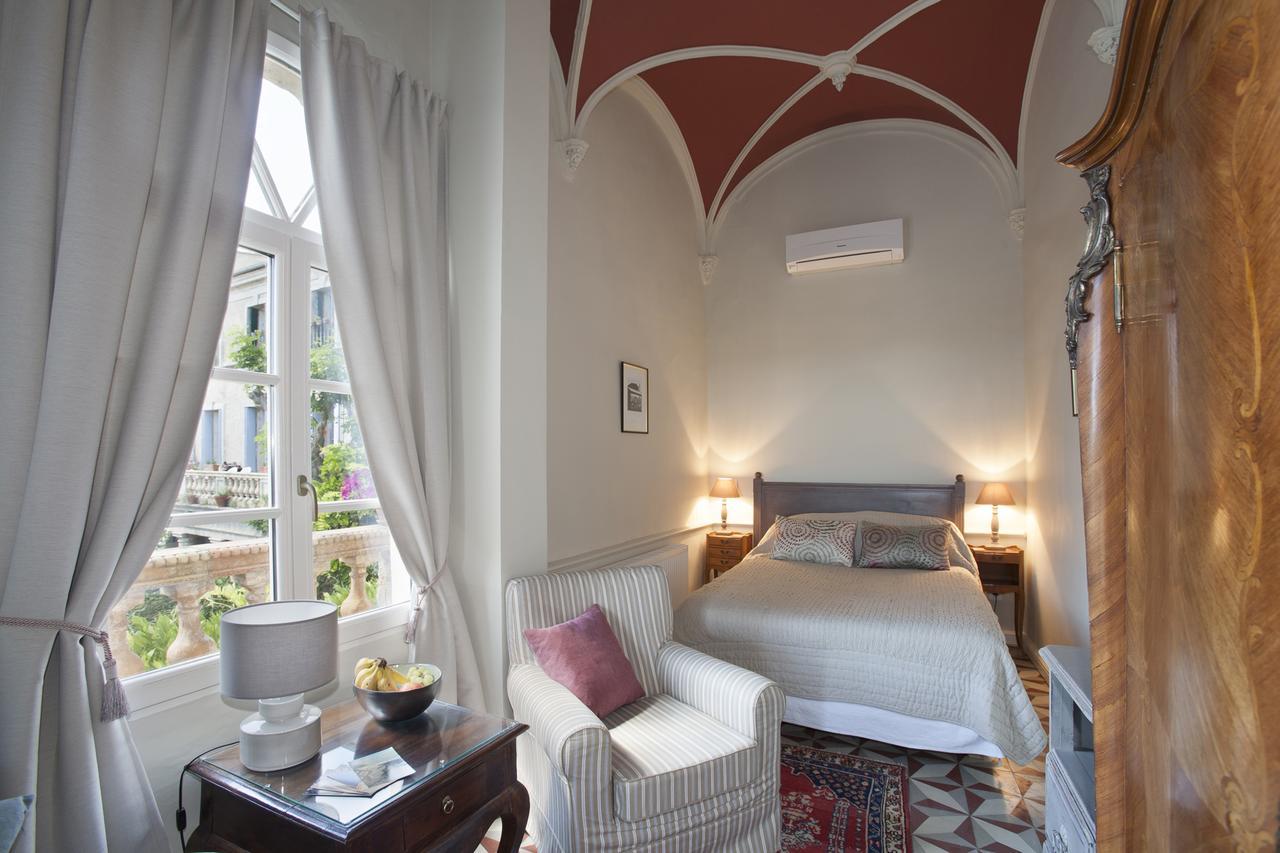 Cinq & Sept Hotel Roujan Luaran gambar